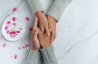 Trygghet, respekt och omsorg Håller händer